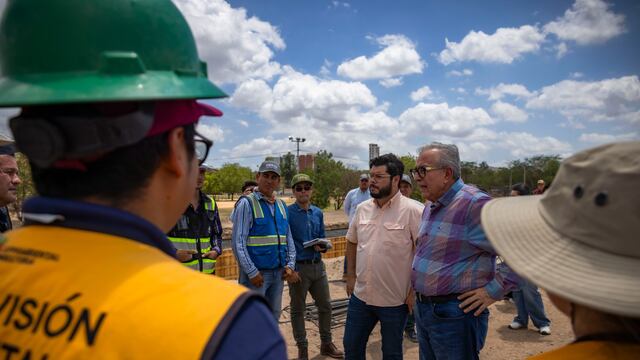 Rubén Rocha supervisa avances del Malecón Margen Izquierdo