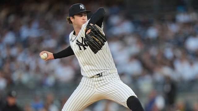 Cam Schlittler, de Yankees, denuncia amenazas de fans de Red Sox