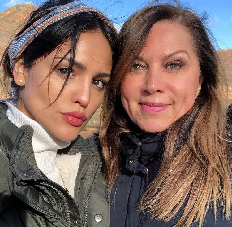 Eiza González con su mamá Glenda Reyna.