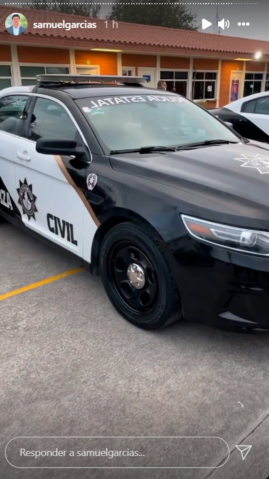 Captura de pantalla de Instagram de Samuel García/patrulla sedán