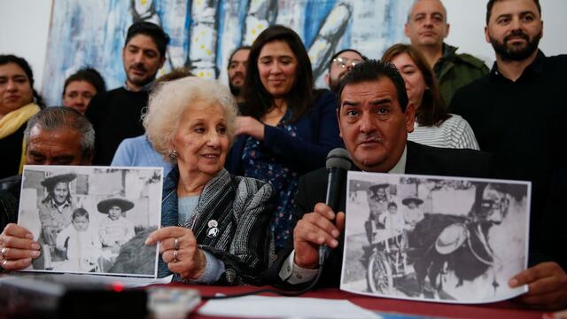 Abuelas de Plaza de Mayo