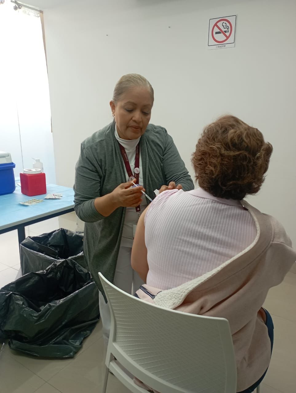 ISSSTE refuerza la vacunación contra Influenza, COVID-19 y Neumococo