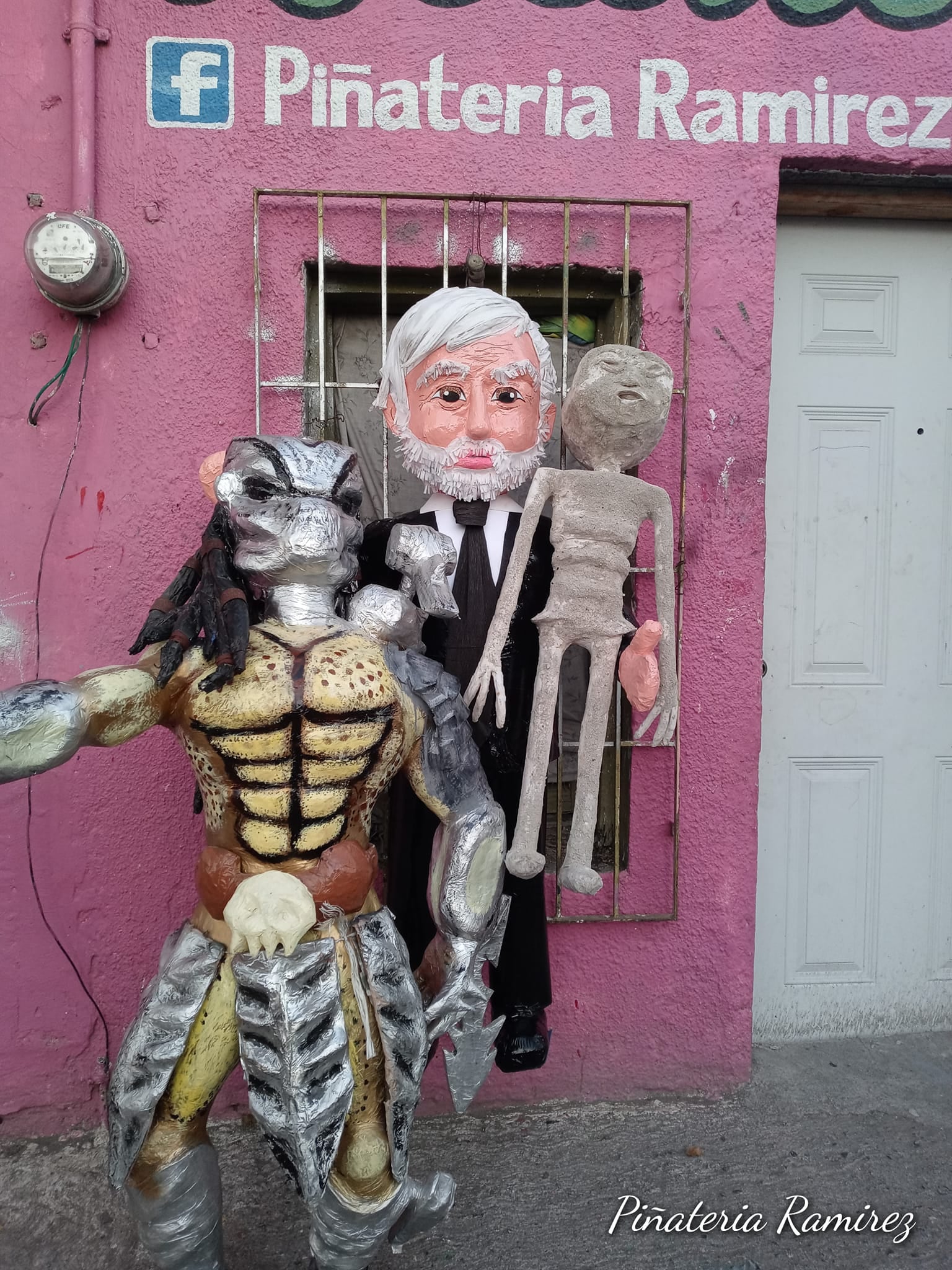 Piñatería Ramírez, piñata de Jaime Maussan