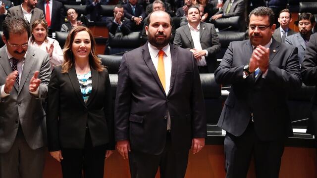 Carlos Alberto Bonnin (centro). Reclamos.