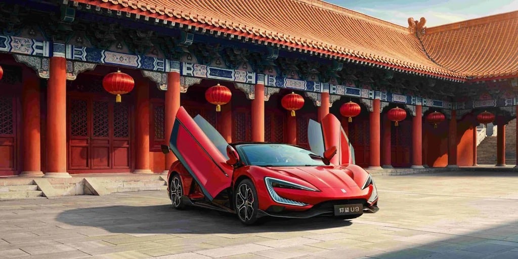 Yangwang U9 de BYD, el auto deportivo que salta y quiere competir con Tesla