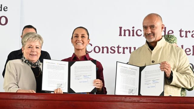 Claudia Sheinbaum da banderazo para construcción del Tren Rápido México-Querétaro