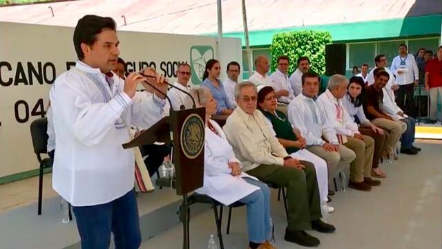 Zoé Robledo. Atención en hospitales rurales.