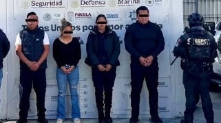 Policías municipales de Puebla caen por vínculos con La Barredora
