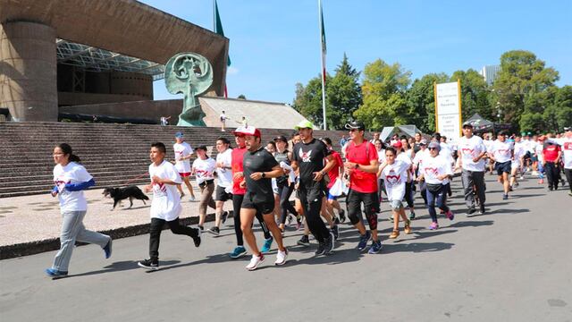 Más de 500 personas recorrieron 6.5 kilómetros y visitaron 13 puntos emblemáticos de la alcaldía Miguel Hidalgo.