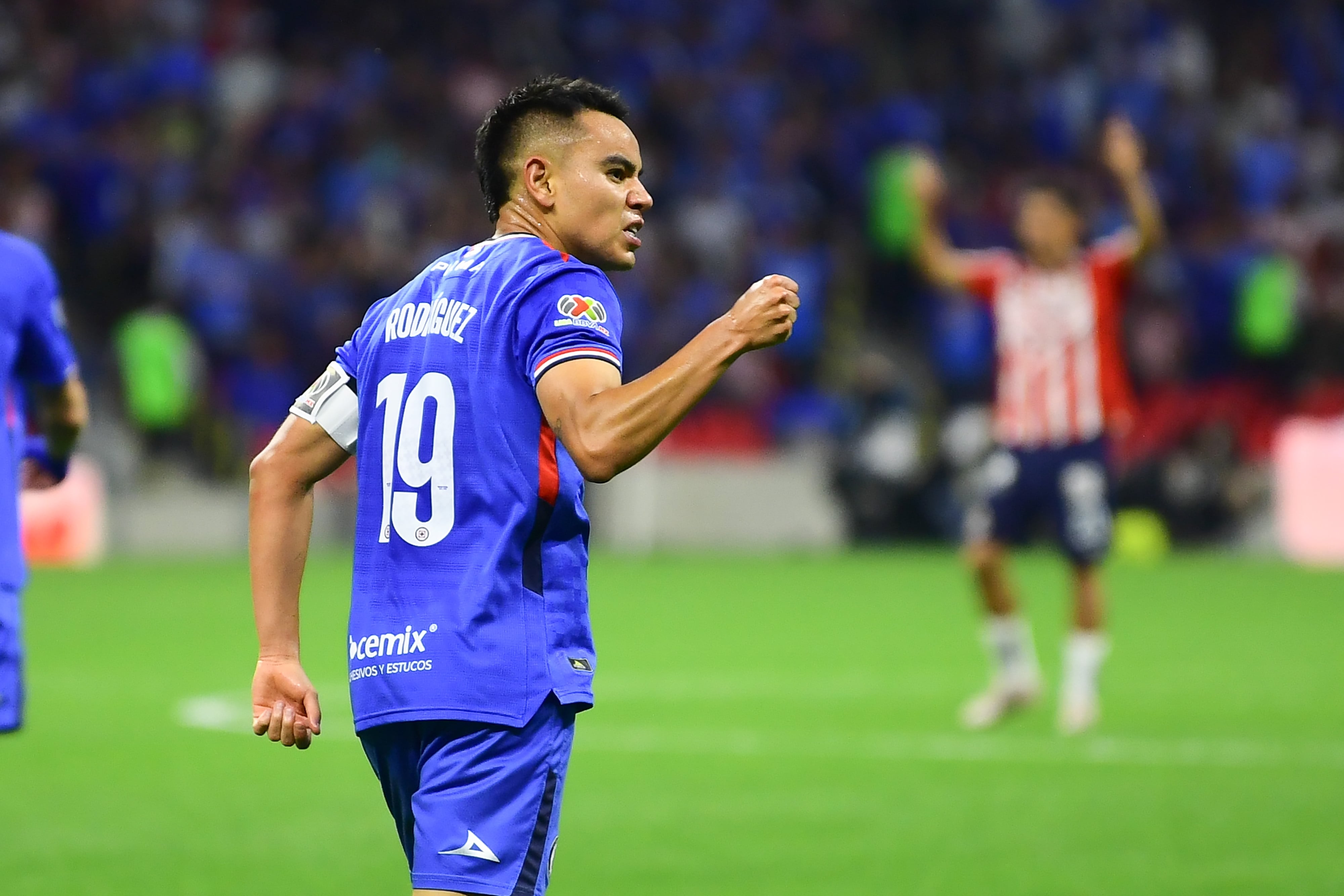 Cruz Azul y Chivas empatan en la ida de semifinales de la Liga MX.
