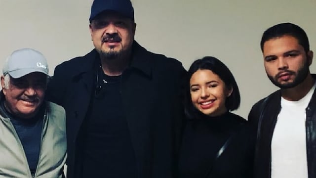 Familia Aguilar con Vicente Fernández