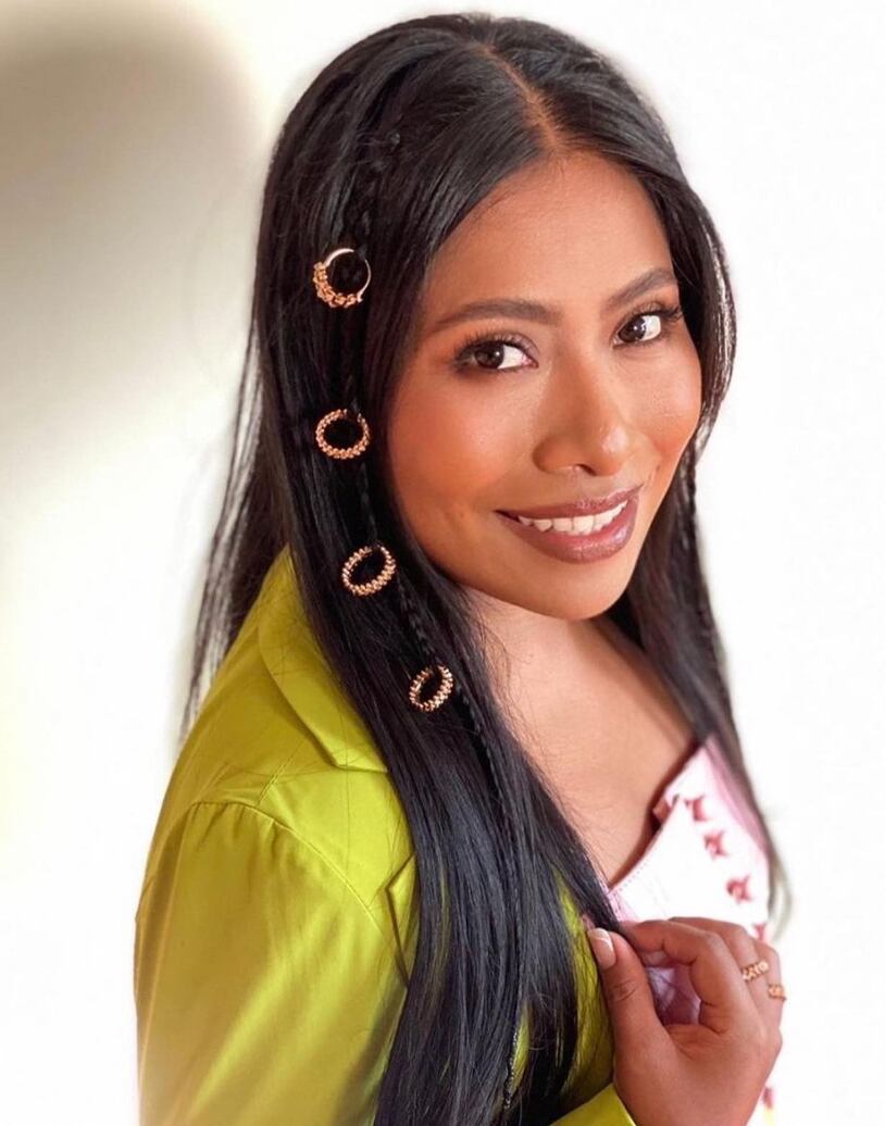 Yalitza Aparicio lució joyas de Cartier en el cabello