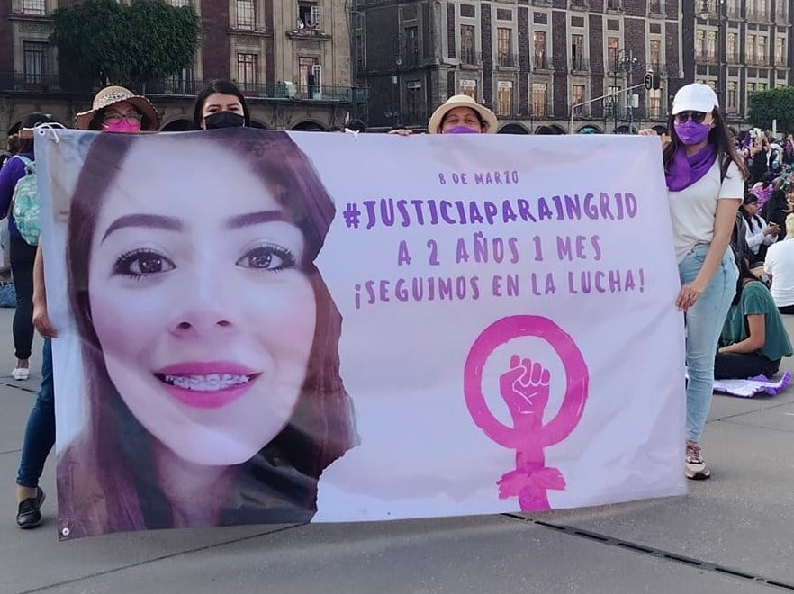 Familia de Ingrid Escamilla protestando