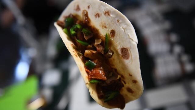 Astronauta de la NASA cultiva chiles en el espacio; festejan con taquitos