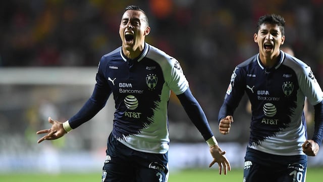 Rogelio Funes Mori festeja un gol con Rayados