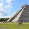 Sorprende a turistas torbellino en Chichén Itzá; lo atribuyen al enojo de Kukulkán