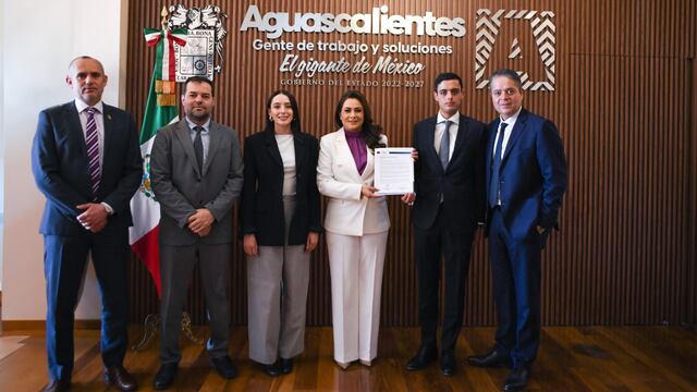 Directivos de J.M Romo con Tere Jiménez