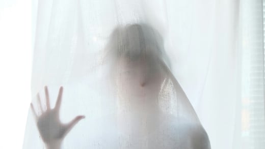 Usuario de Airbnb exigió su reembolso tras ser acosado por un fantasma; esto pasó