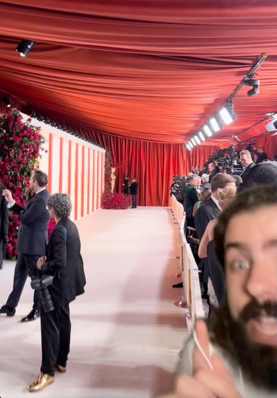 Efectos de la luz en la alfombra champán según Javier Ibarreche