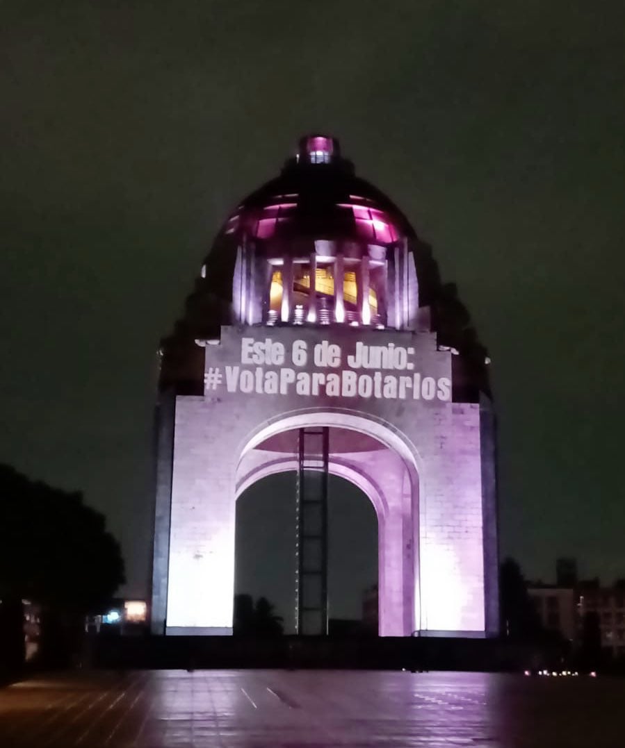 También fue intervenido el Monumento a la Revolución