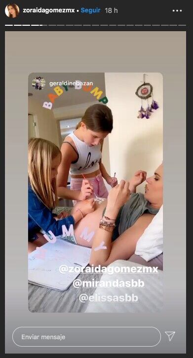 Zoraida Gómez con las hijas de Gabriel Soto
