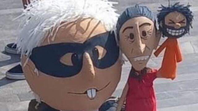 Muñecos sobre AMLO y Sheinbaum en la Marea Rosa