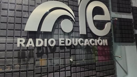 Radio Educación llega a la mañanera; Sheinbaum promete revisar y corregir pendientes