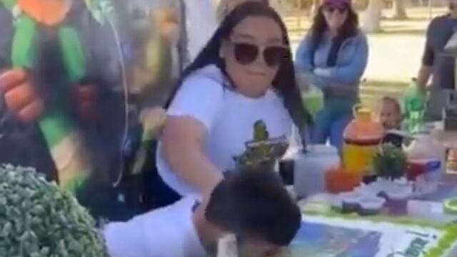 Niño explota contra tía