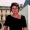 Directora del Louvre ofrece su renuncia tras escándalo por robo de joyas