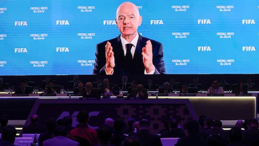 “Nadie está vendiendo el fútbol”: FIFA responde a la polémica por Forward Enterprise