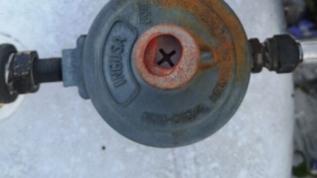 Regulador de un tanque de gas estacionario