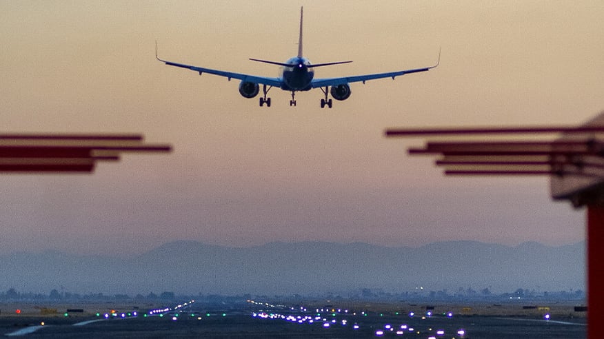 Crecimiento de la aviación de pasajeros y carga en octubre