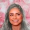 Aislinn Derbez decide aceptar sus canas y así luce su nuevo cambio de look
