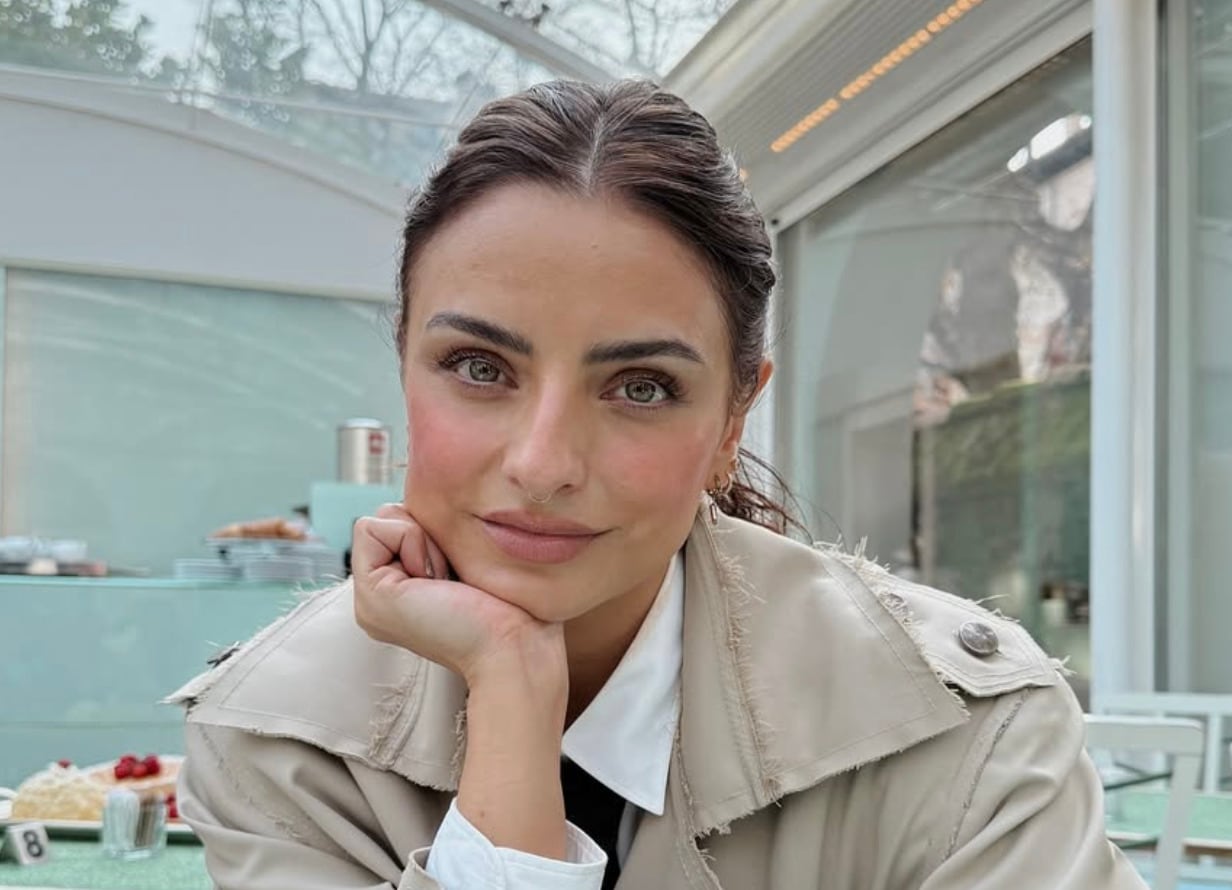 Aislinn Derbez