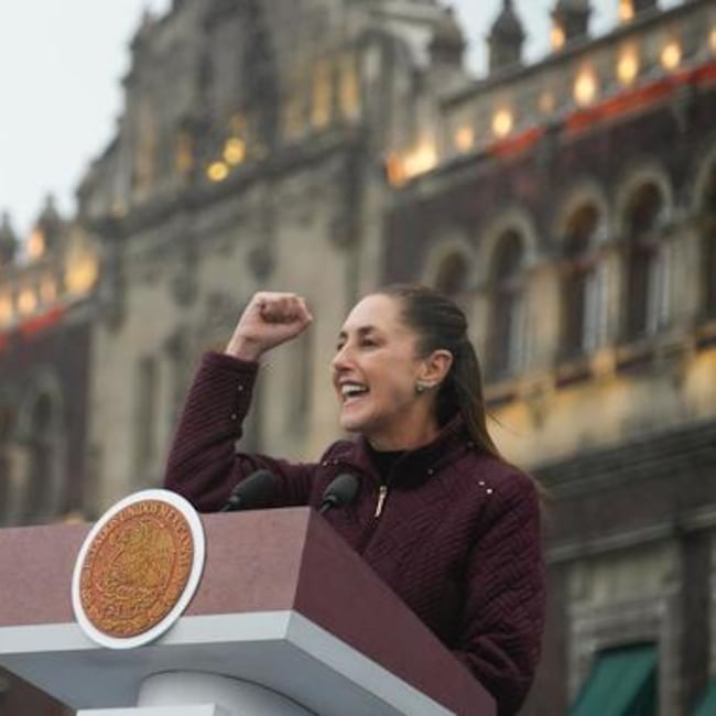 Sheinbaum encabeza entrega de libros de la colección “25 para el 25”