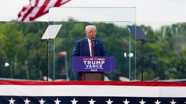 Donald Trump en muro tras atentado en Florida