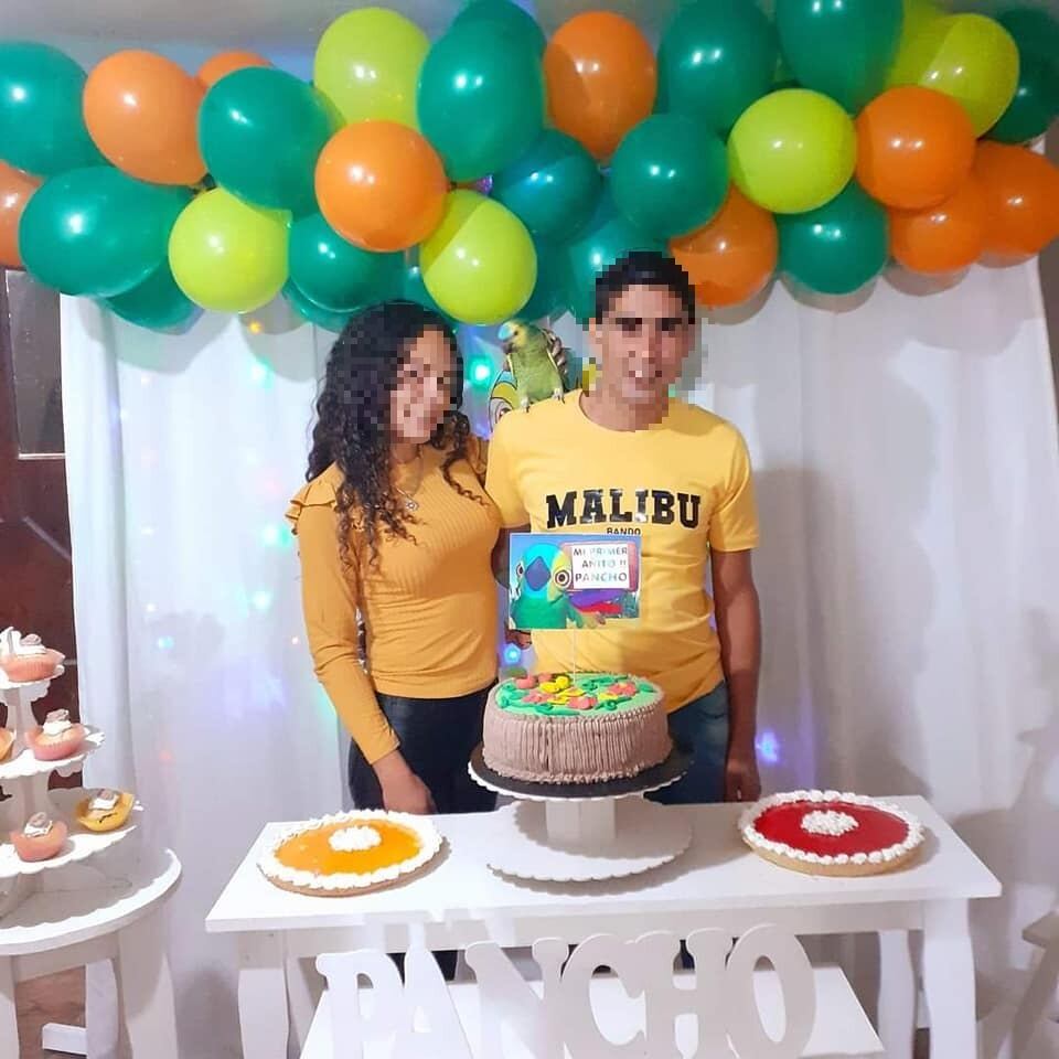 En el festejo hubo alimentos para el loro y para los humanos