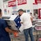 ¿Pasteles ya pasaron de moda? Revendedores del Costco ahora compran ventiladores para el calor