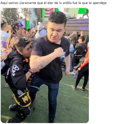 Meme del fan de RVMDON reseteado en el EDC México 2024 con un codazo.