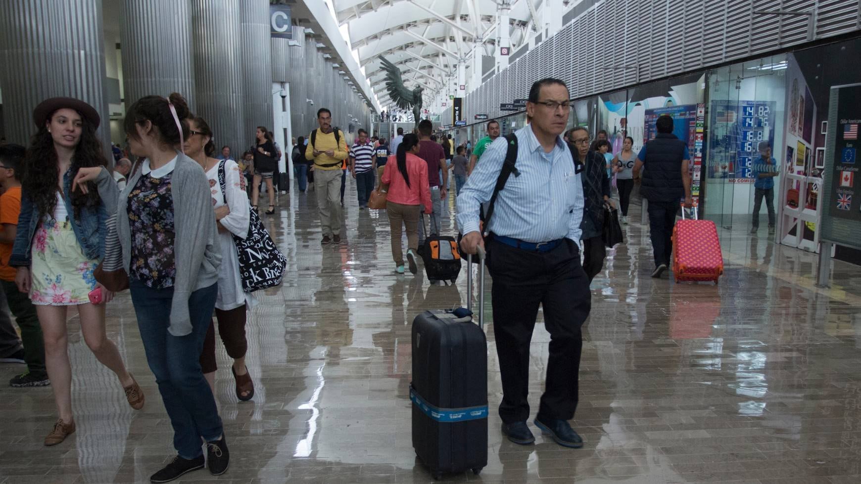 La TUA se aplica a pasajeros que abordan un avión en vuelo de salida y que para ello usan las instalaciones.