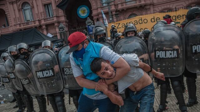 Enfrentamiento en el funeral de Maradona
