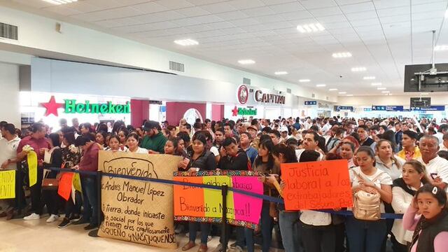 AMLO fue recibido por cientos de personas