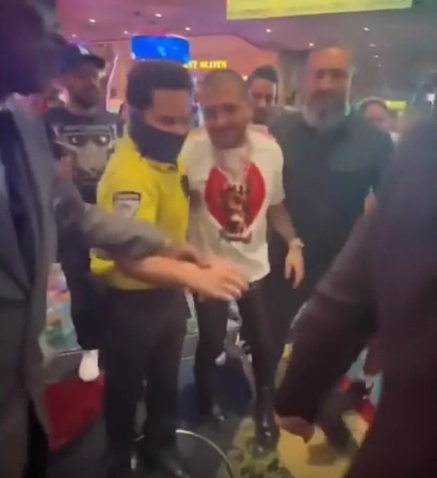 Christian Nodal borracho en Las Vegas