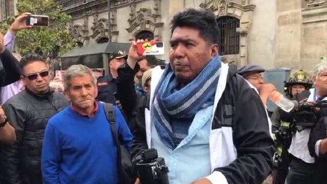 Artesanos triquis en el Zócalo