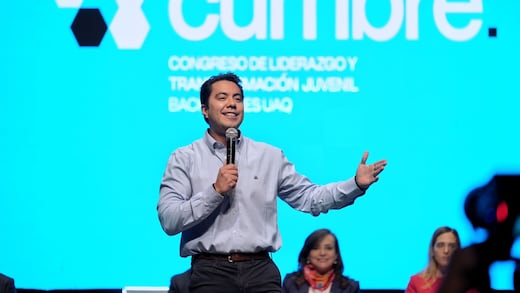 Felifer Macías reconoce talento y liderazgo de jóvenes de la Universidad Autónoma de Querétaro
