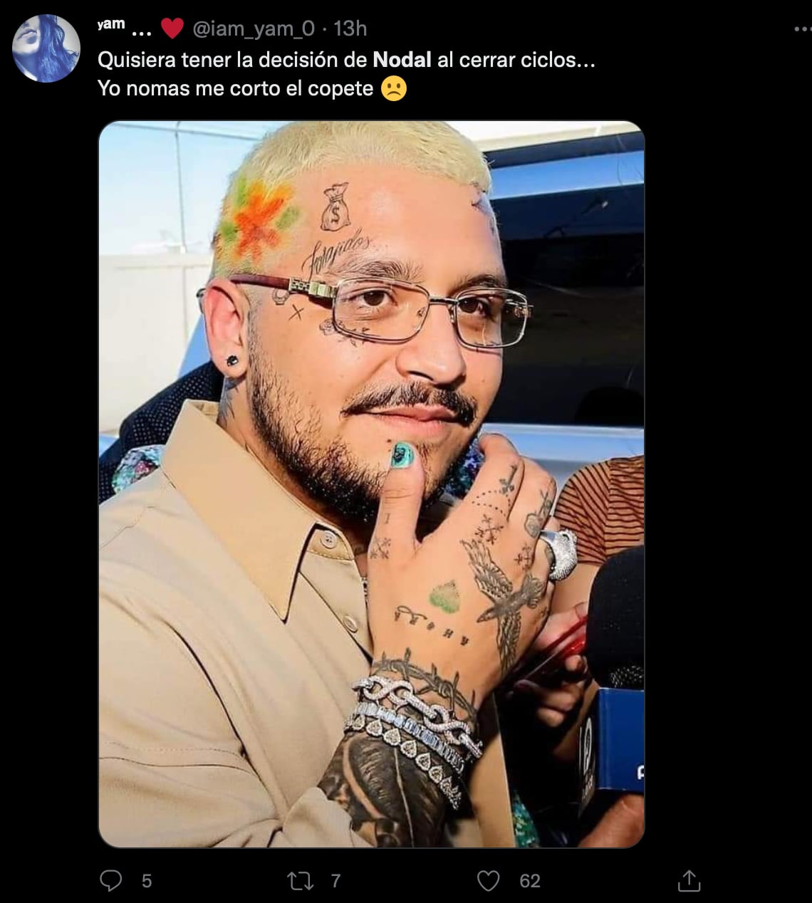 ¿J Balvin? Se burlan de Christian Nodal por su nuevo look