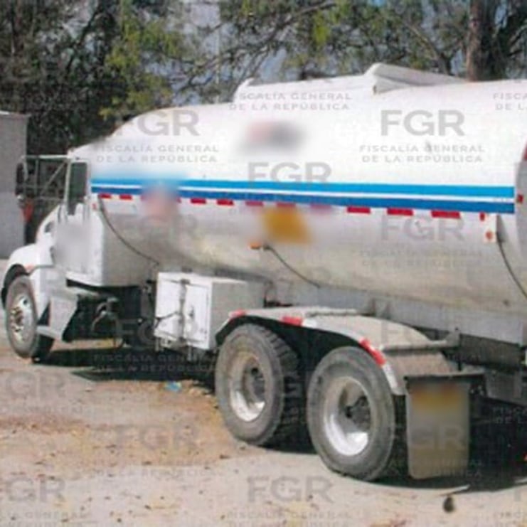 Sedena halla pipa con 19 mil litros de hidrocarburo en Zapopan; FGR investiga