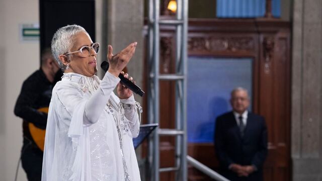 AMLO y Eugenia León