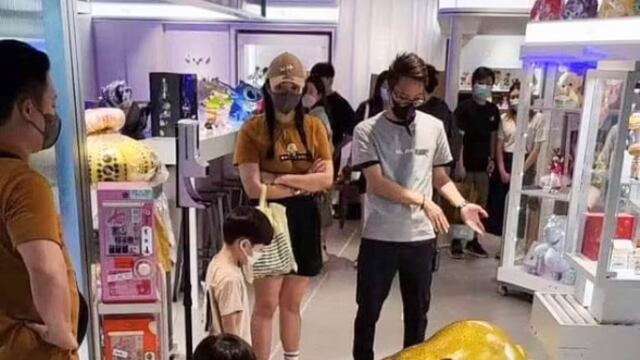 Niño rompe figura de ‘teletubbie’