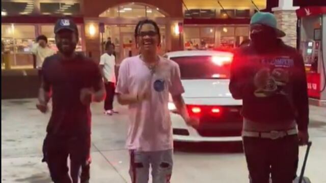 Bailarines de TikTok son detenidos por la policía